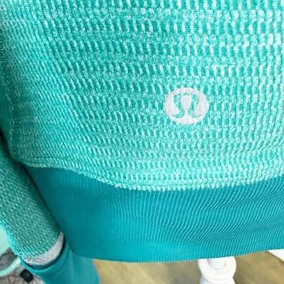 Lululemon Runderful Half Zip Long Sleeve Top Heathered Green Pockets Size 8 - Picture 7 of 11